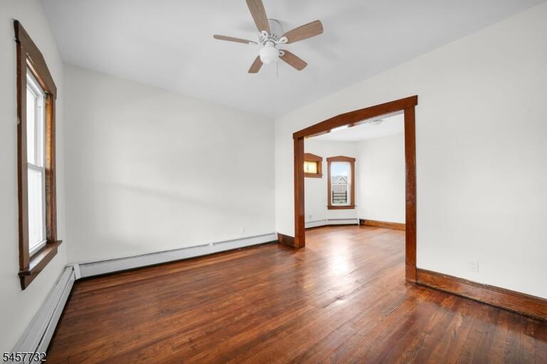 Property listing MLS 4050089 photo 2