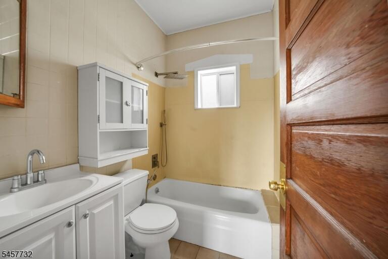 Property listing MLS 4050089 photo 9