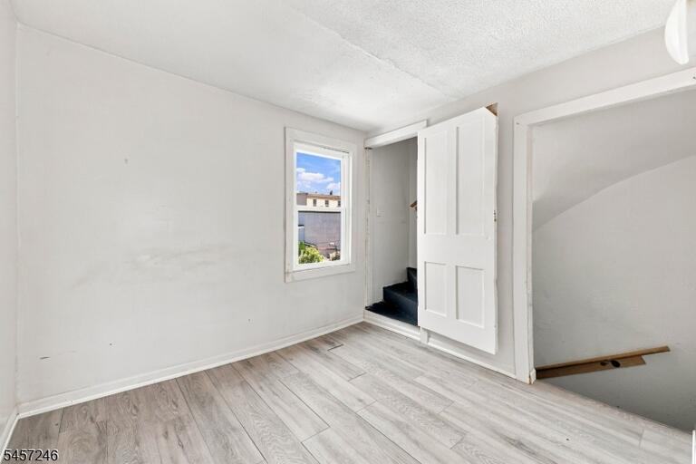 Property listing MLS 4050103 photo 10