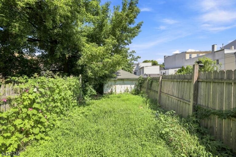 Property listing MLS 4050103 photo 18