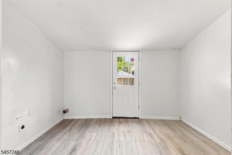 Property listing MLS 4050103 photo 9
