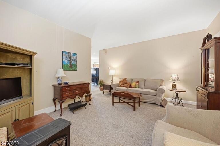 Property listing MLS 4050108 photo 6