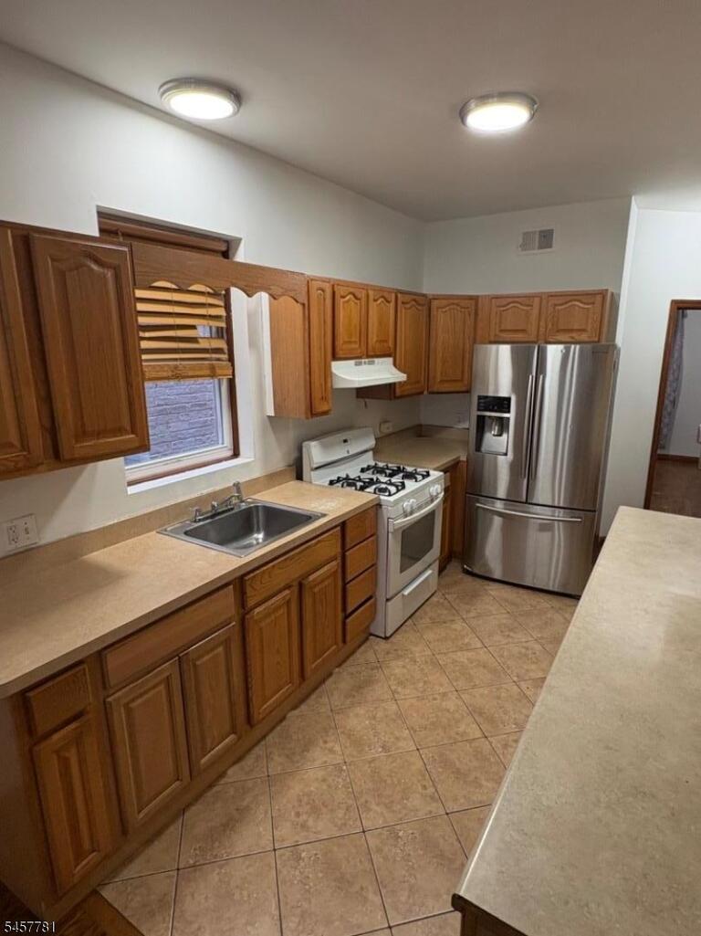 Property listing MLS 4050121 photo 2