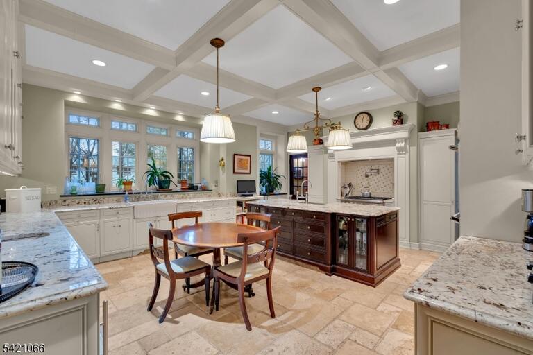 Property listing MLS 4050160 photo 15