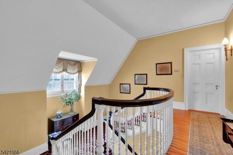 Property listing MLS 4050160 photo 25