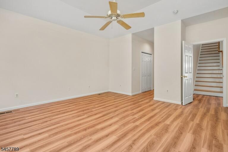 Property listing MLS 4050180 photo 18