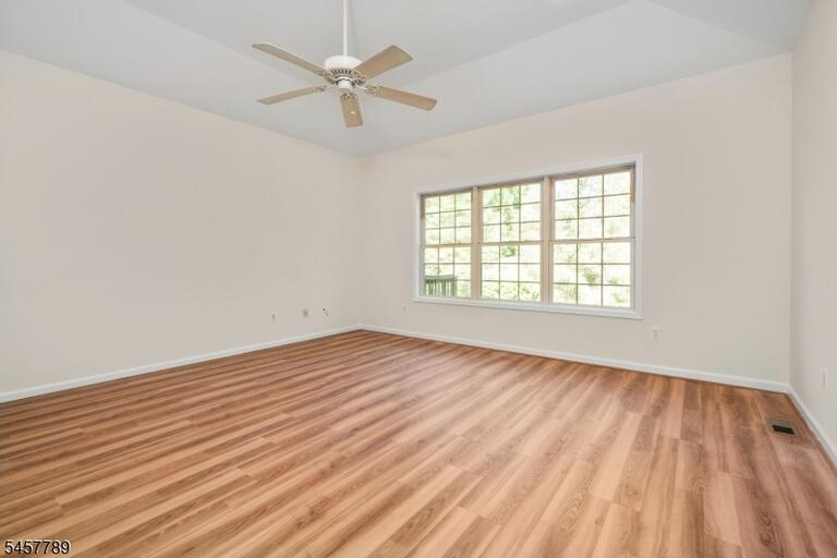 Property listing MLS 4050180 photo 19