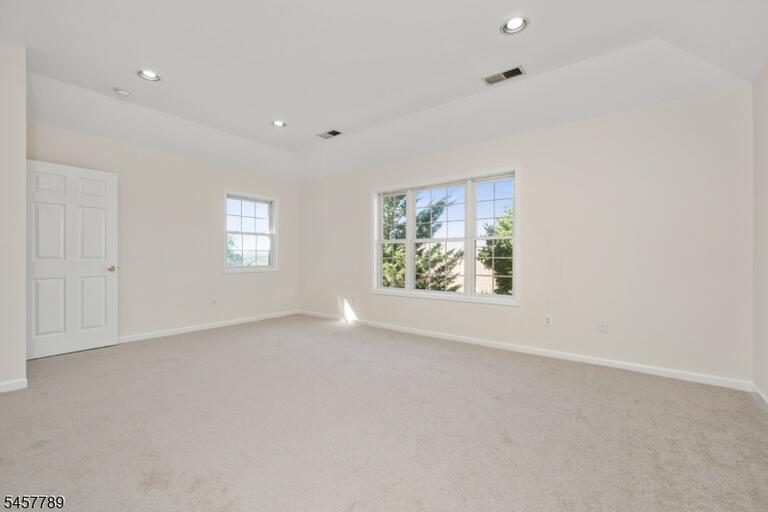 Property listing MLS 4050180 photo 24