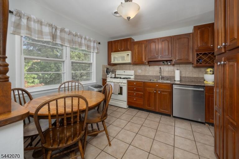 Property listing MLS 4050183 photo 10