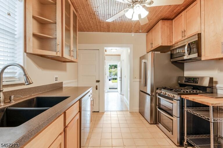 Property listing MLS 4050188 photo 7