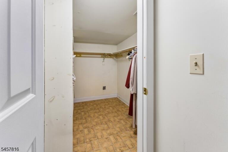 Property listing MLS 4050193 photo 30