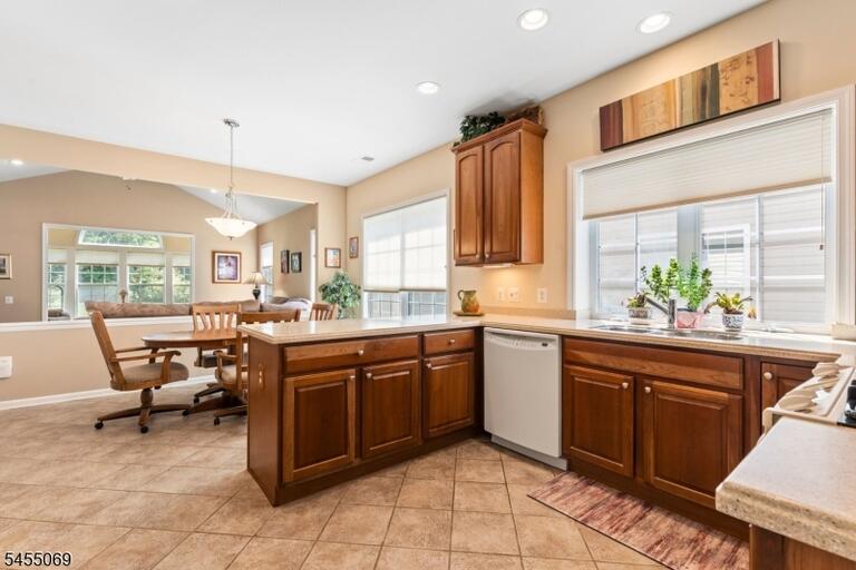 Property listing MLS 4050208 photo 12