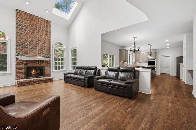 Property listing MLS 4050209 photo 7