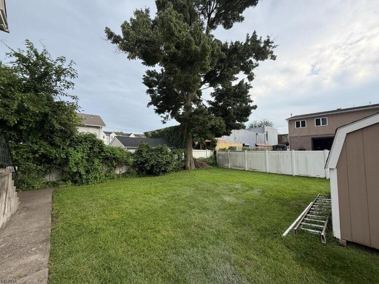 Property listing MLS 4050227 photo 13
