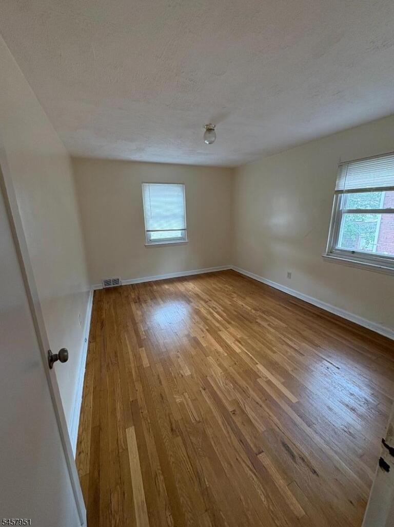 Property listing MLS 4050243 photo 6