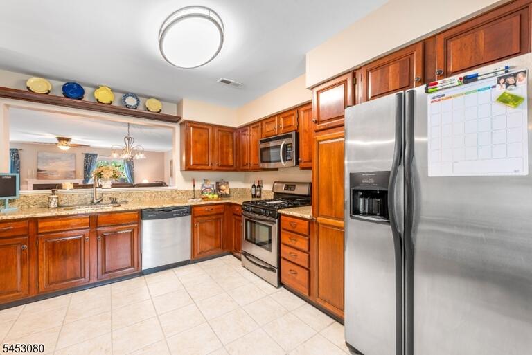 Property listing MLS 4050263 photo 11