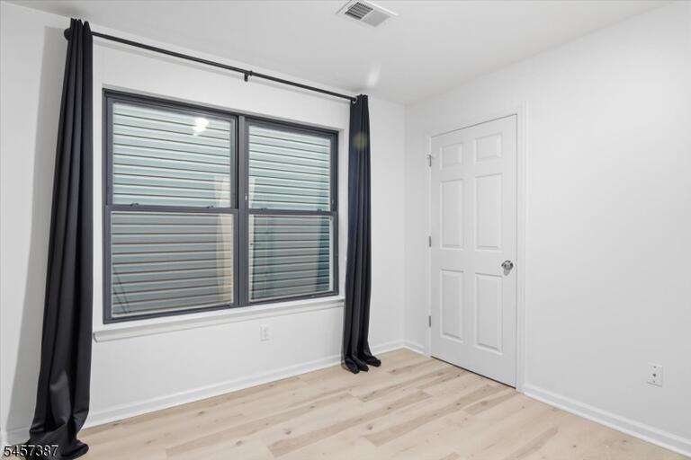 Property listing MLS 4050271 photo 11