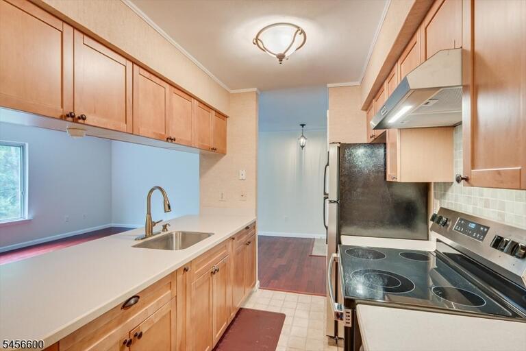 Property listing MLS 4050272 photo 11