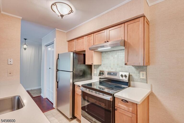 Property listing MLS 4050272 photo 13