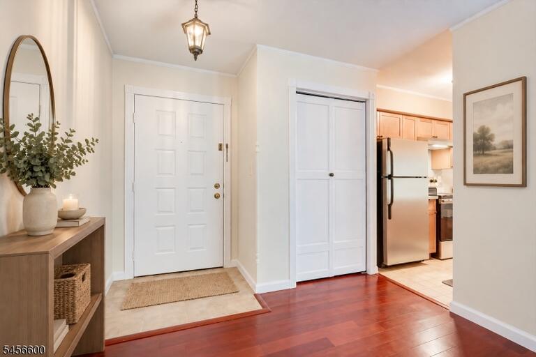 Property listing MLS 4050272 photo 2