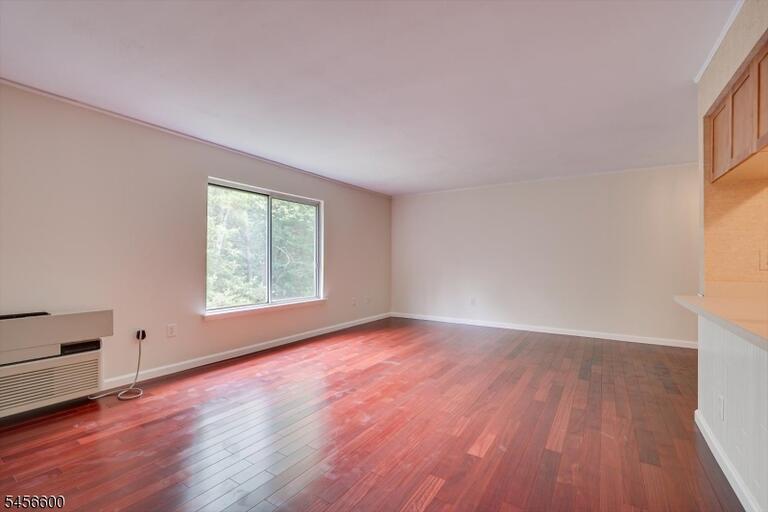 Property listing MLS 4050272 photo 6