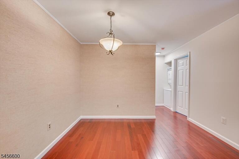 Property listing MLS 4050272 photo 8