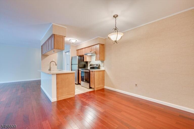 Property listing MLS 4050272 photo 9