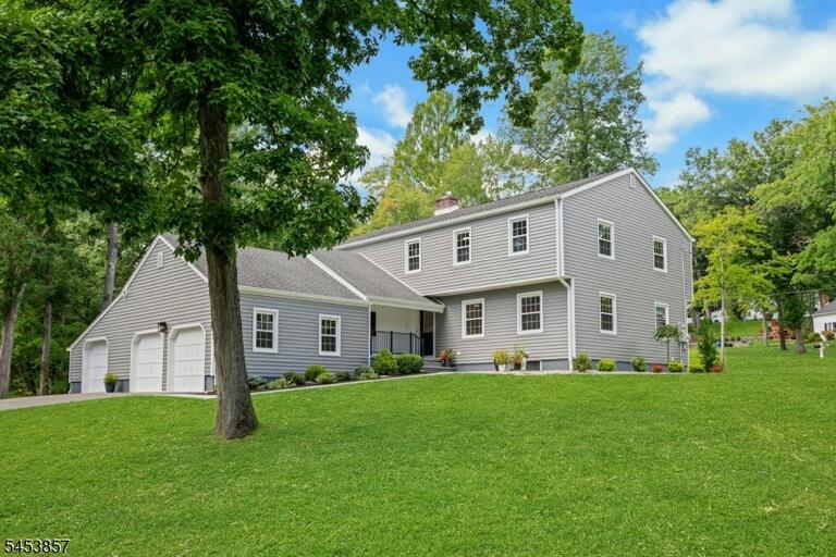 Property listing MLS 4050273 photo 1