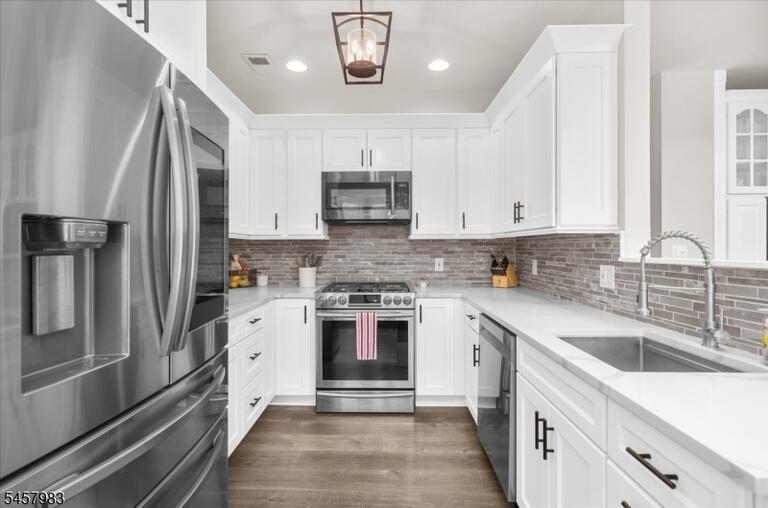 Property listing MLS 4050282 photo 9