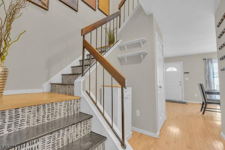 Property listing MLS 4050284 photo 4