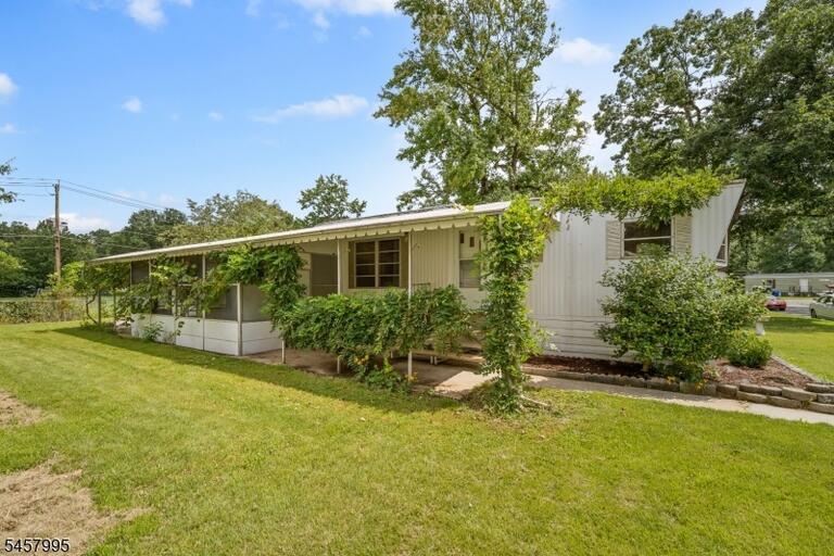 Property listing MLS 4050290 photo 2