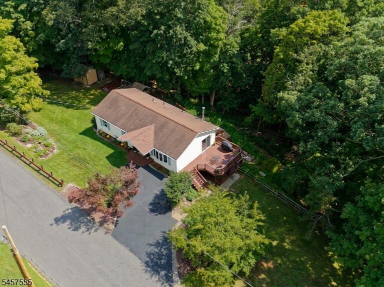 Property listing MLS 4050291 photo 3