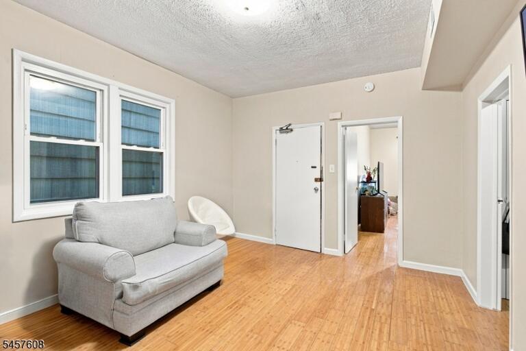 Property listing MLS 4050292 photo 10