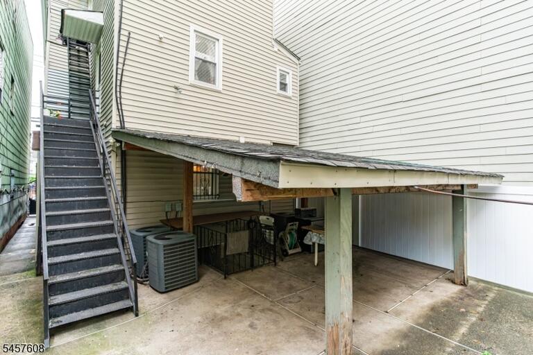 Property listing MLS 4050292 photo 28