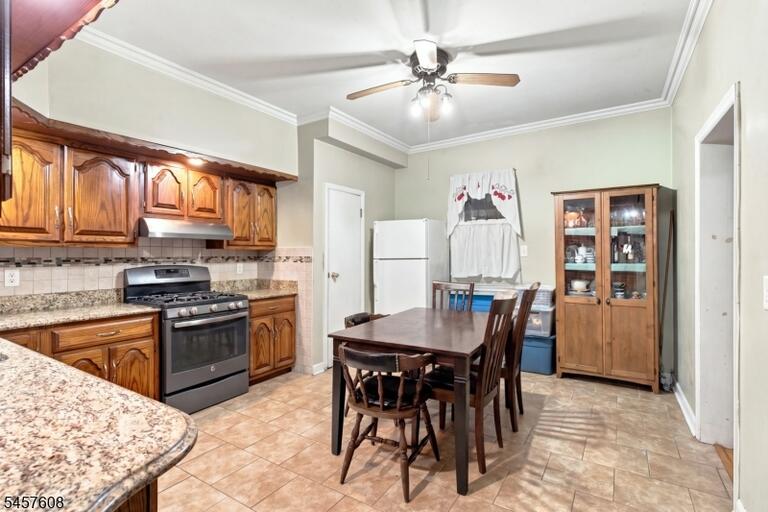Property listing MLS 4050292 photo 3