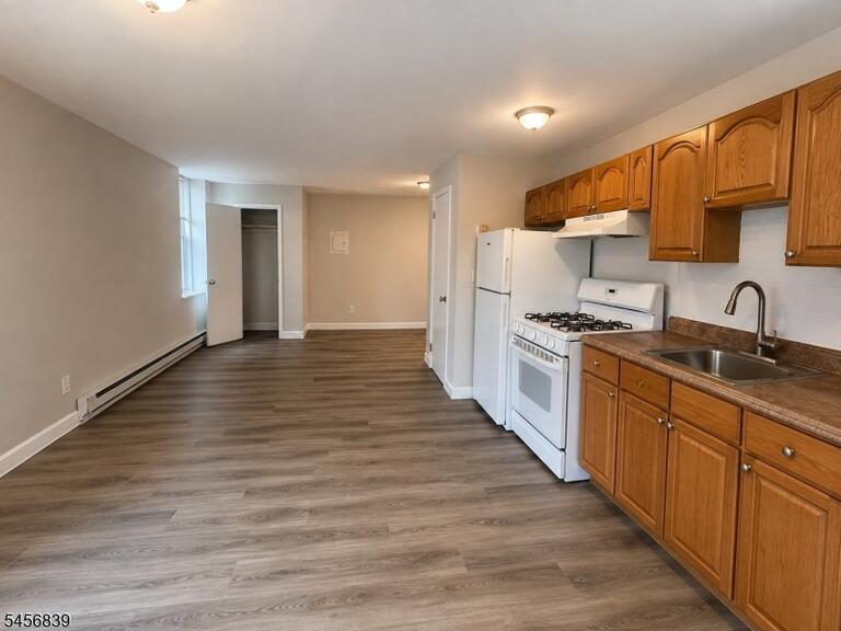Property listing MLS 4050294 photo 2