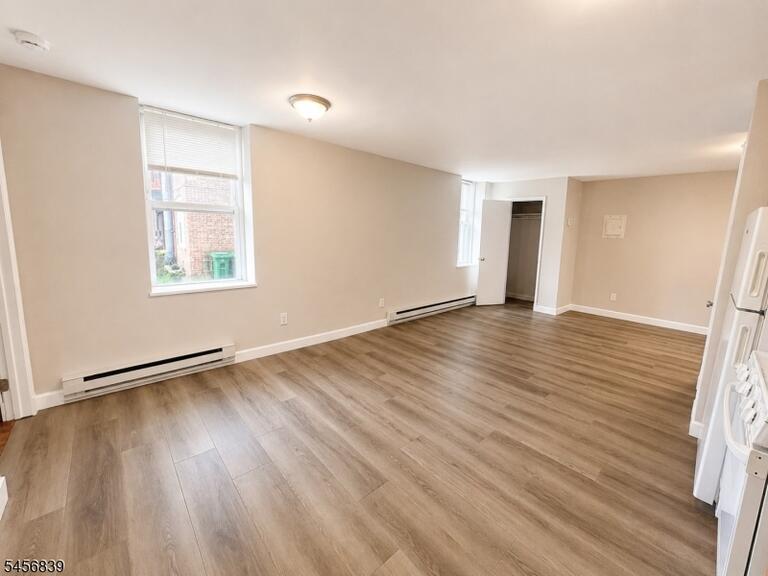 Property listing MLS 4050294 photo 3