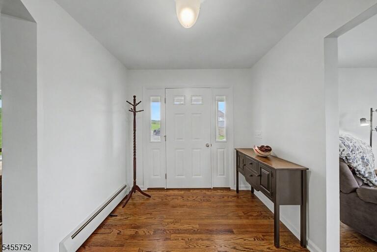 Property listing MLS 4050301 photo 4