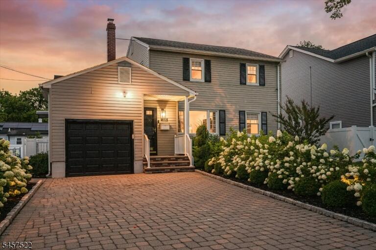 Property listing MLS 4050303 photo 1