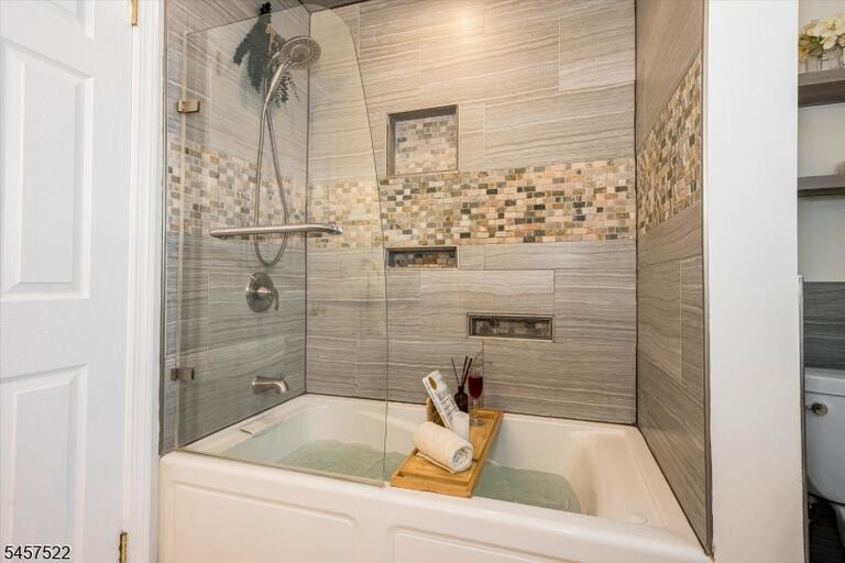 Property listing MLS 4050303 photo 25