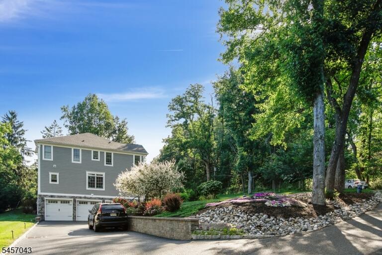 Property listing MLS 4050306 photo 2