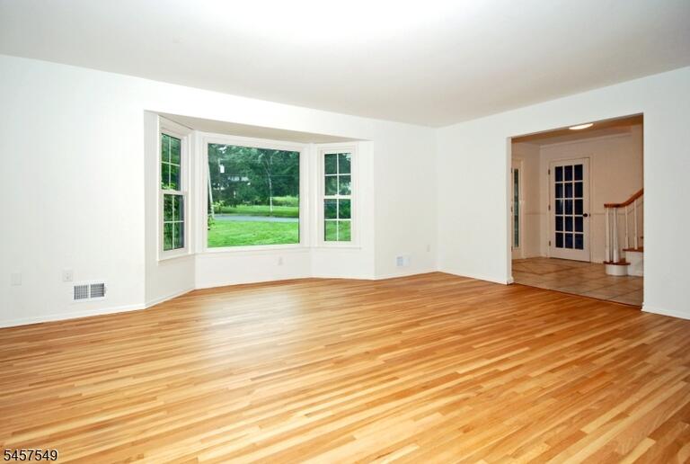 Property listing MLS 4050307 photo 6