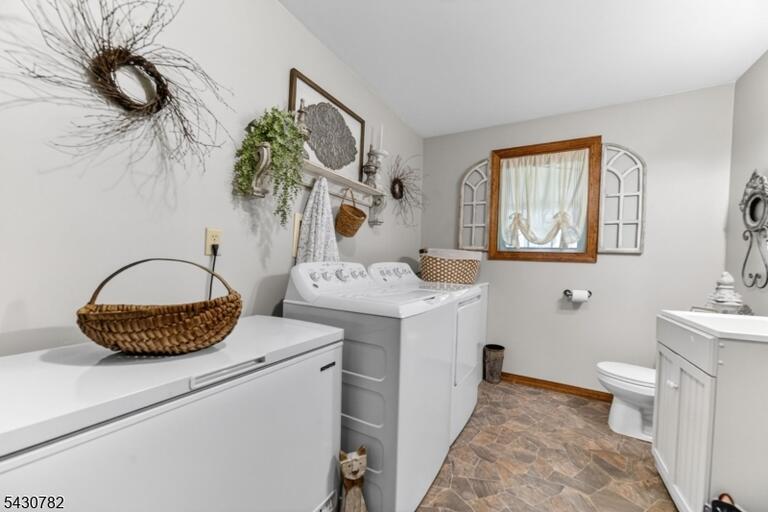 Property listing MLS 4050308 photo 31