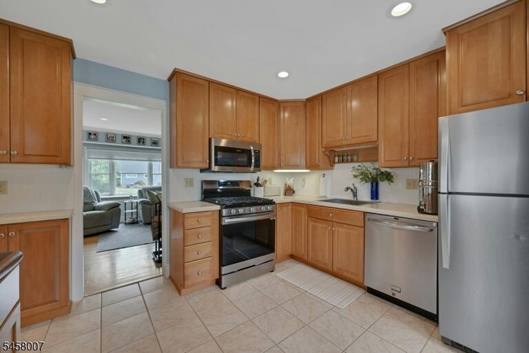Property listing MLS 4050312 photo 11