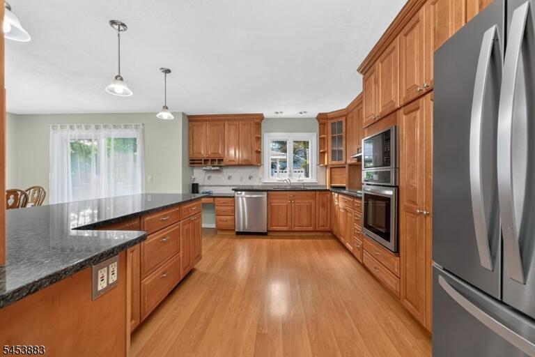 Property listing MLS 4050315 photo 4
