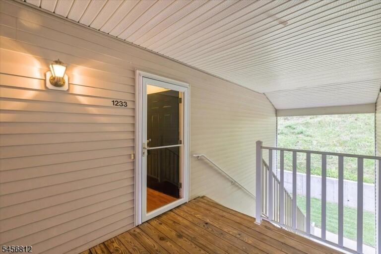 Property listing MLS 4050316 photo 2