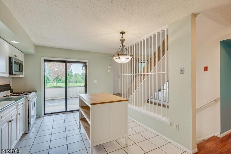 Property listing MLS 4050320 photo 11