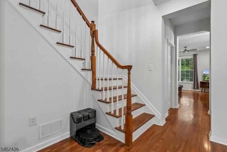 Property listing MLS 4050321 photo 15