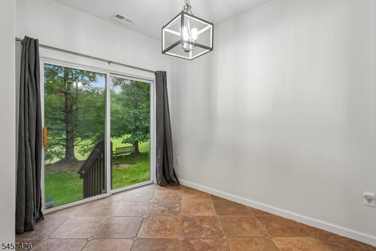 Property listing MLS 4050321 photo 7