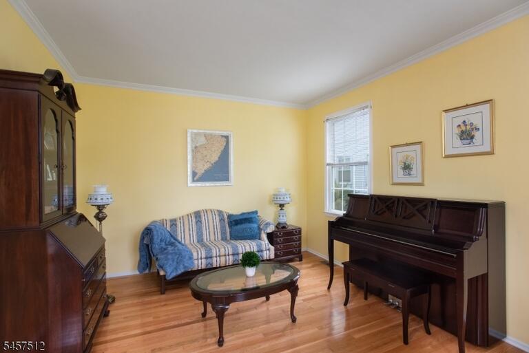 Property listing MLS 4050322 photo 3